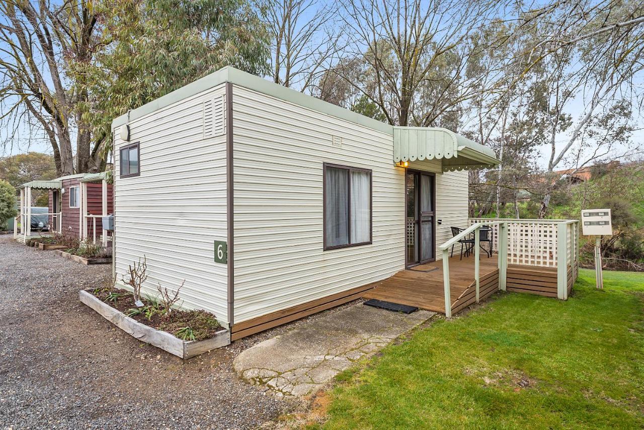 Central Cabin & Van Park Holiday park *